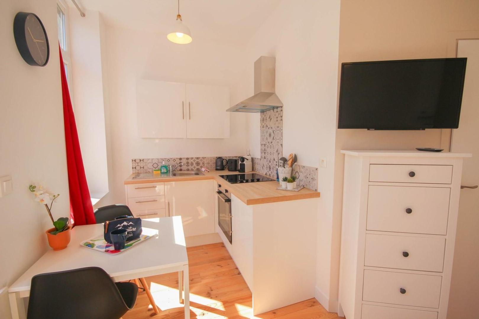Centre- And Bright Equipped Lila